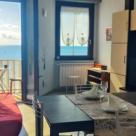Apartment Frontemare - Condominio Soggiorno Al Mare *