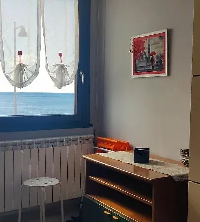 Apartment Frontemare - Condominio Soggiorno Al Mare Bergeggi